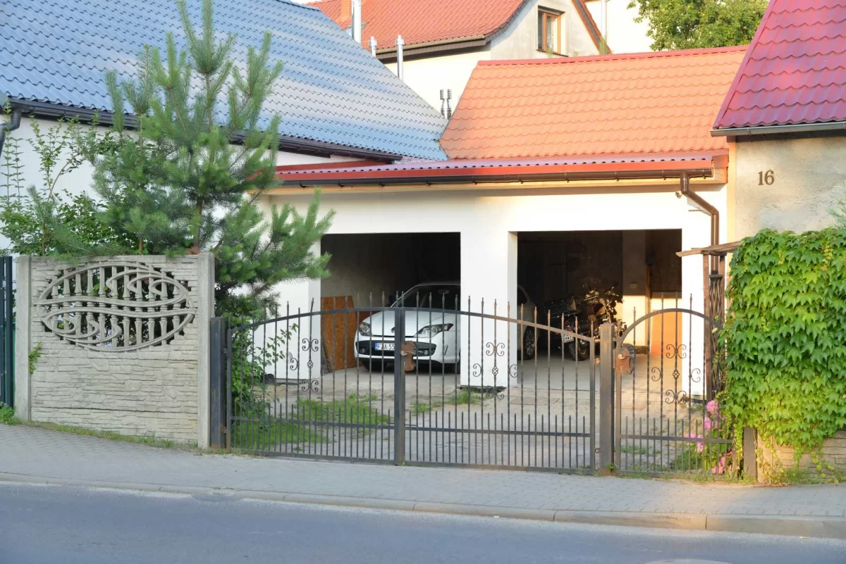 Dom wolnostojący Żary, działka 10 ar, garaż dwustanowiskowy