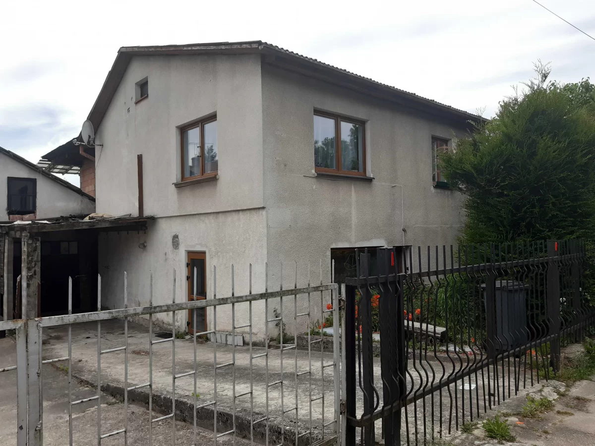 Dom wolnostojący z garażem -Zapraszam sprzedaz bezpośrednio