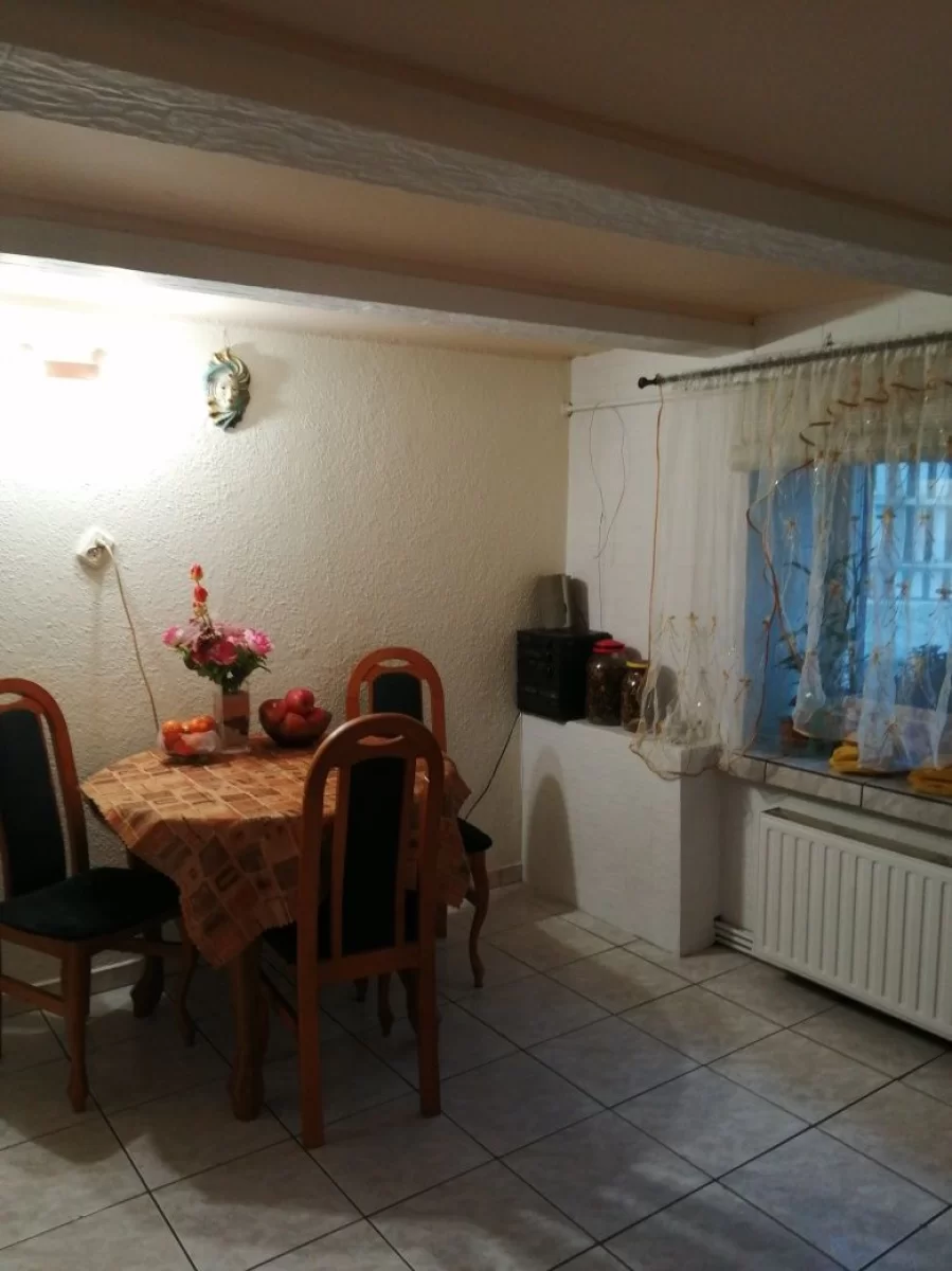 Sprzedam atrakcyjny dom wolnostojący na wzgórzu
