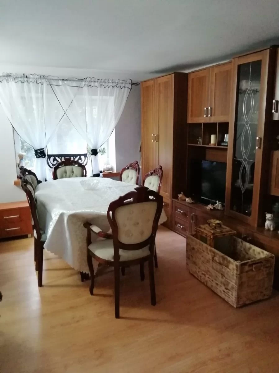 Sprzedam atrakcyjny dom wolnostojący na wzgórzu