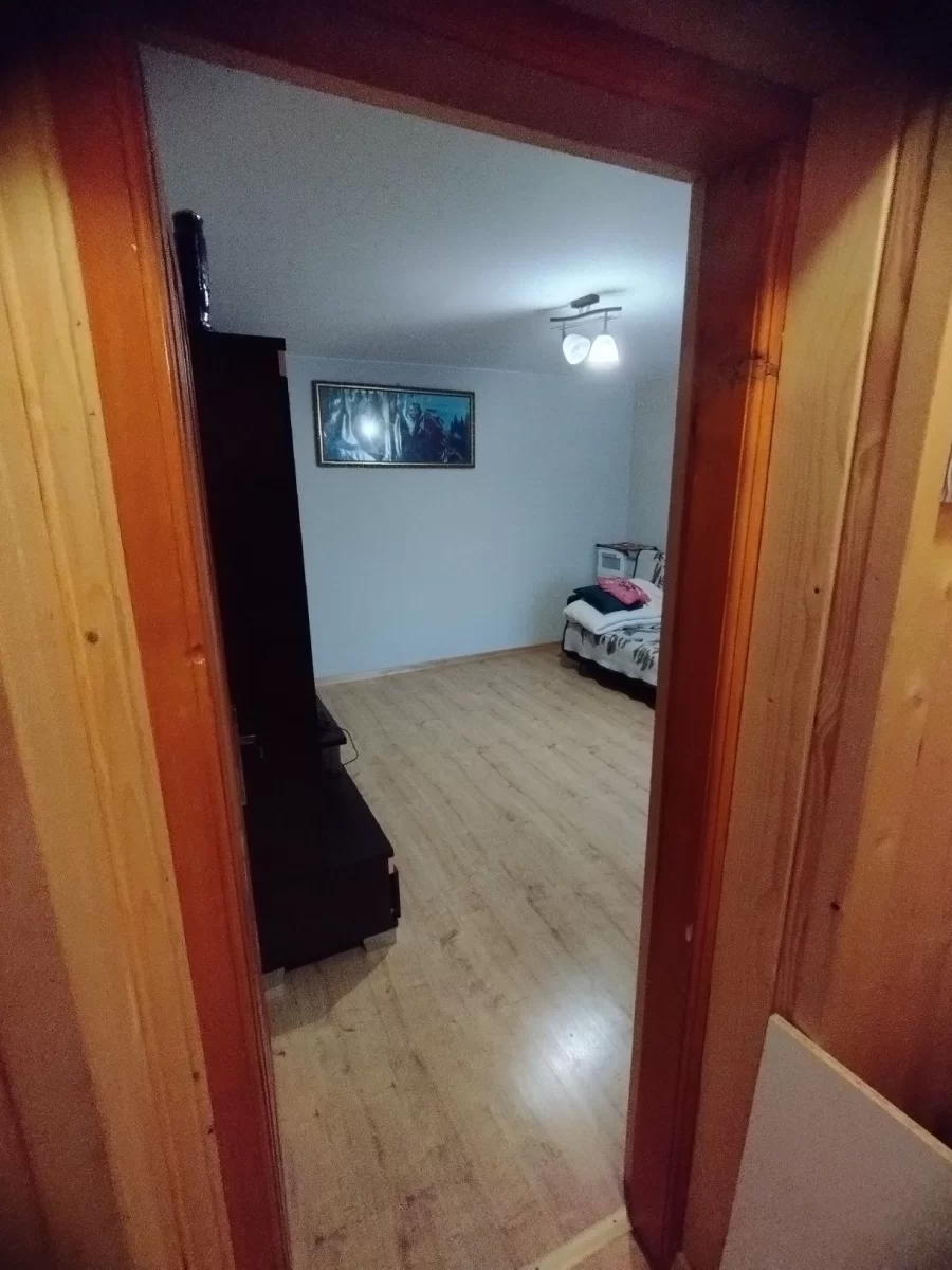 Wynajmę apartament z aneksem kuchennym łazienka pokój z sypialnią