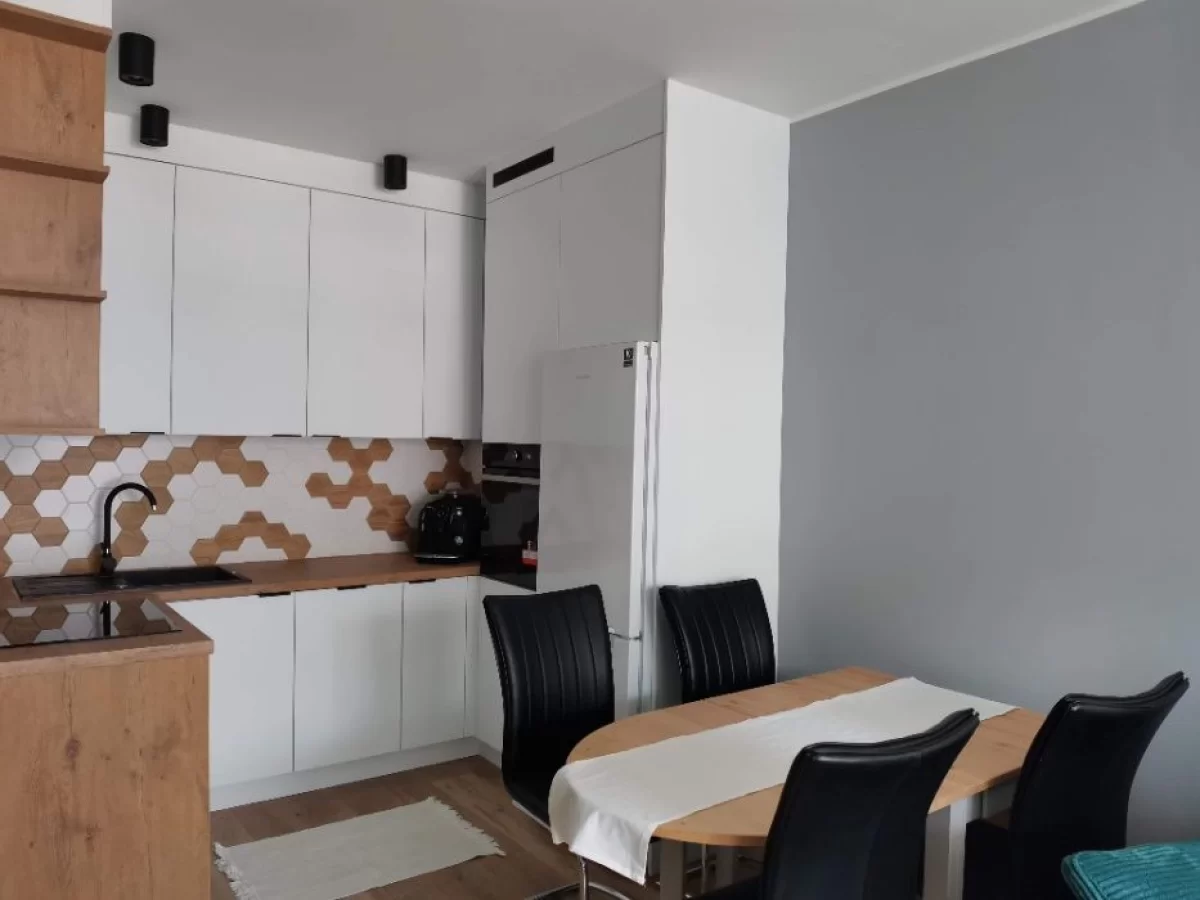 Mieszkanie 40m2 z ogródkiem oraz miejsce w hali garażowej do wynajęcia