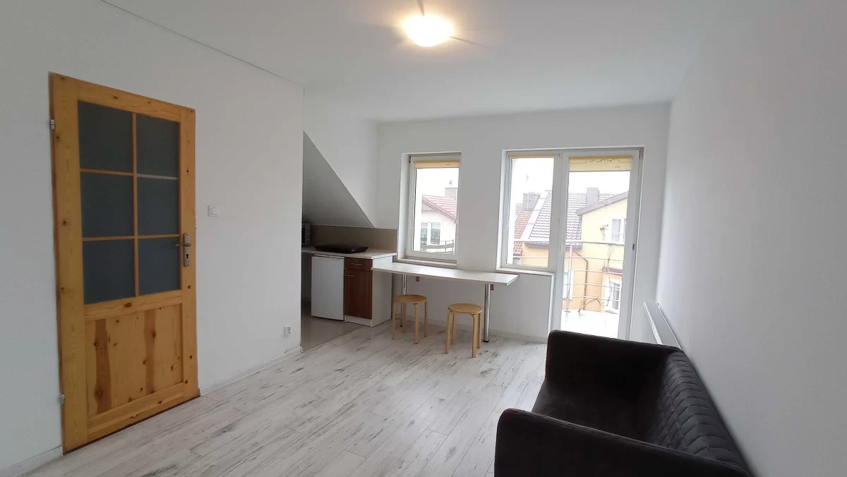 Apartament 60m2 dla 1 lub 2os, 2/3 pokoje, balkon, czynsz w cenie