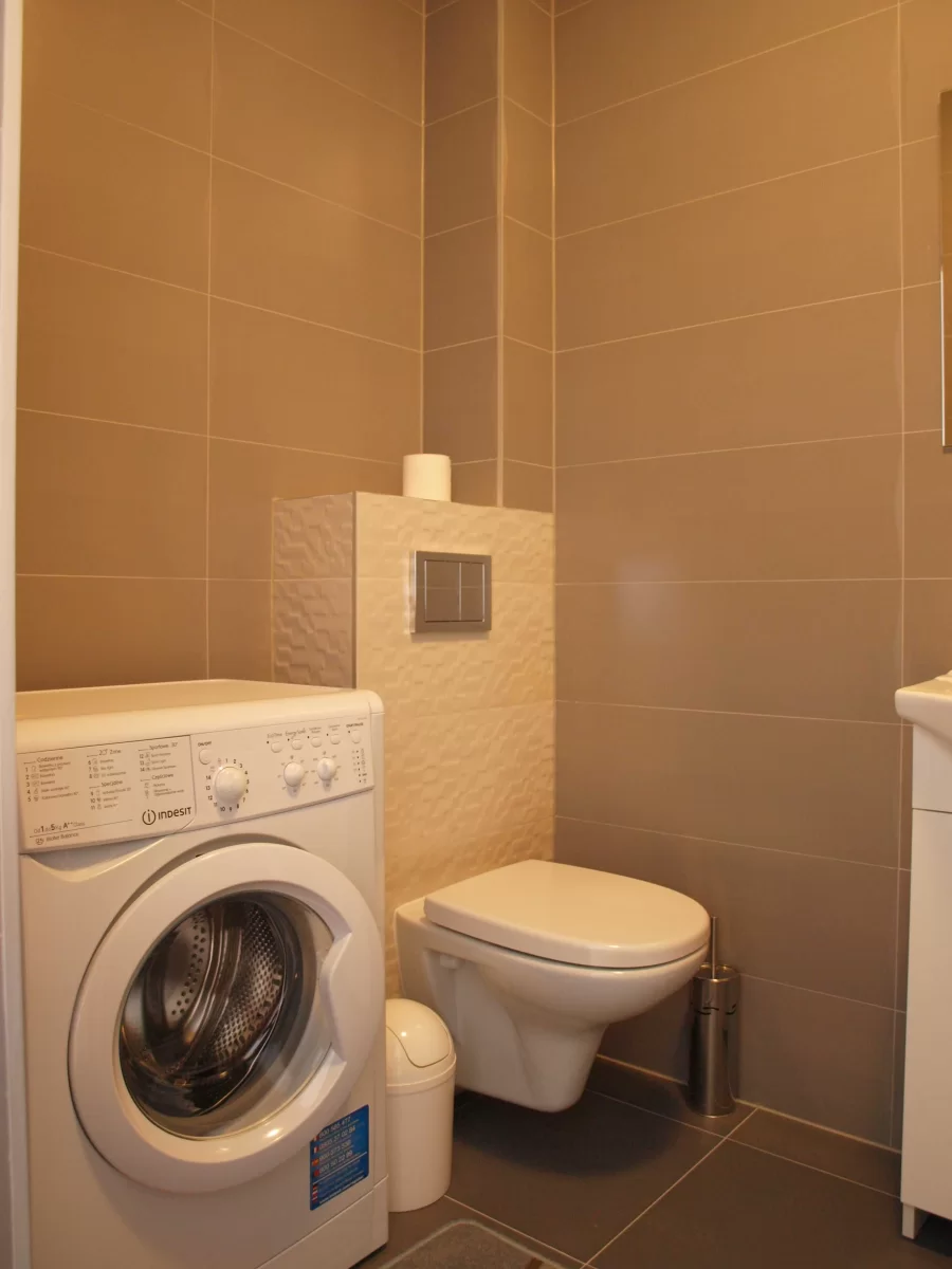 Apartament 60m2 dla 1 lub 2os, 2/3 pokoje, balkon, czynsz w cenie