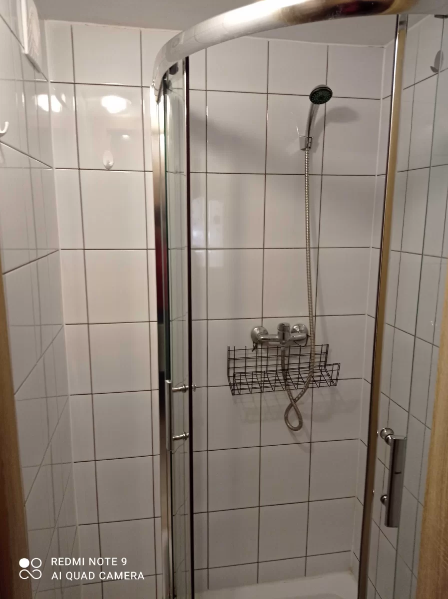 Wynajmę mieszkanie dla 6-10 osób w domku jednorodzinnym.