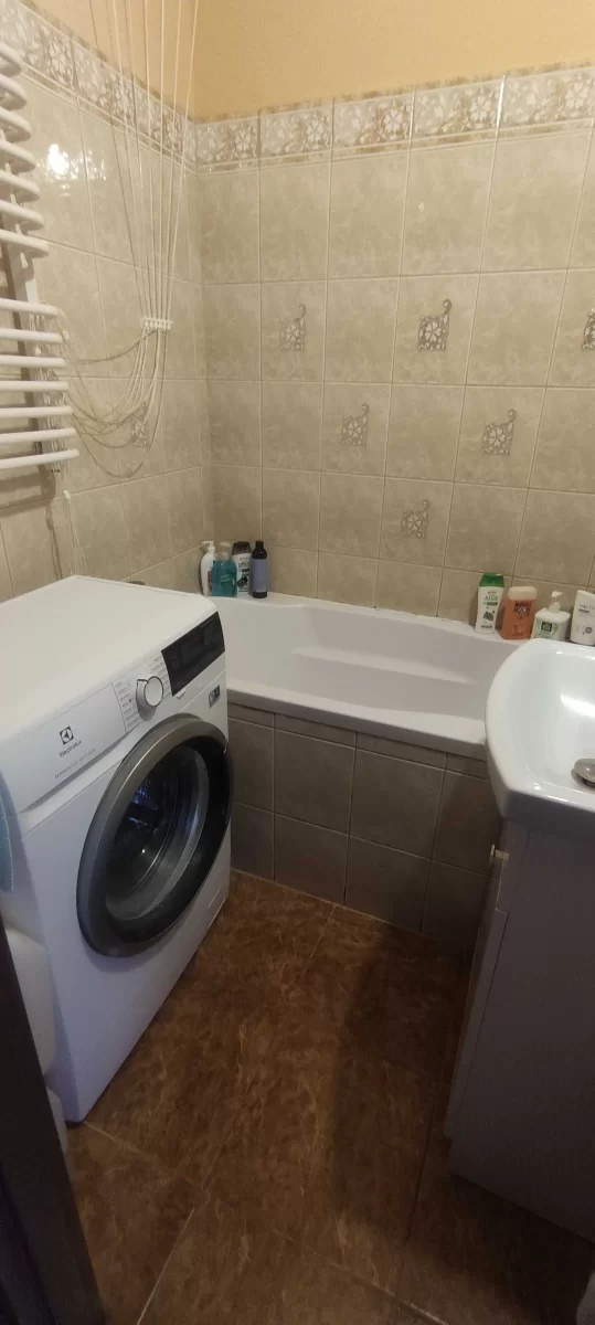 Wynajmę mieszkanie na WINIARACH- 2 pokoje Tylko najem okazjonalny