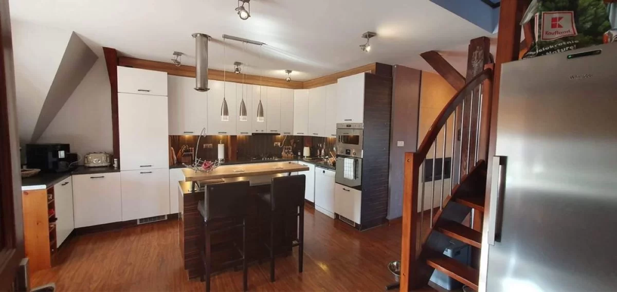 Duży apartament -super lokalizacja.