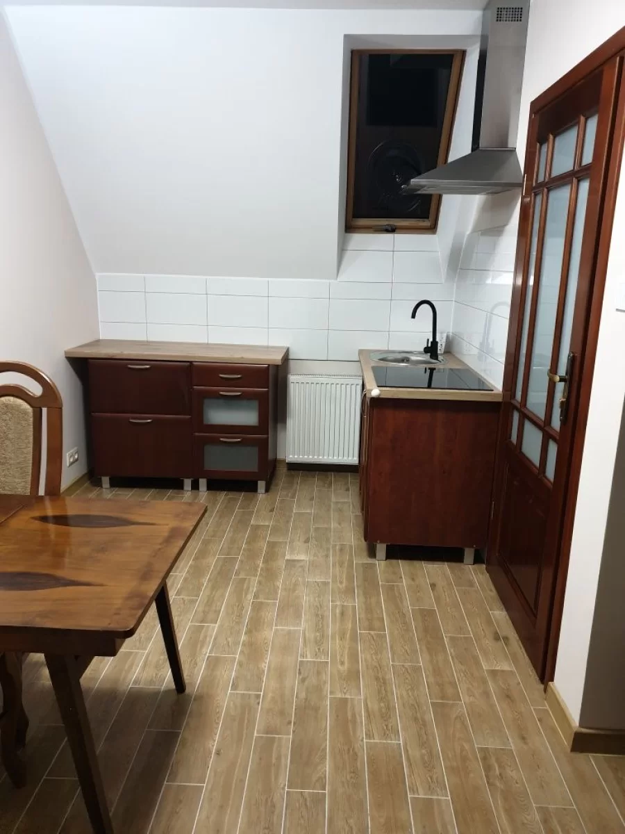 Samodzielna kawalerka w centrum Kobyłki, oferta zawiera wszelkie opłat