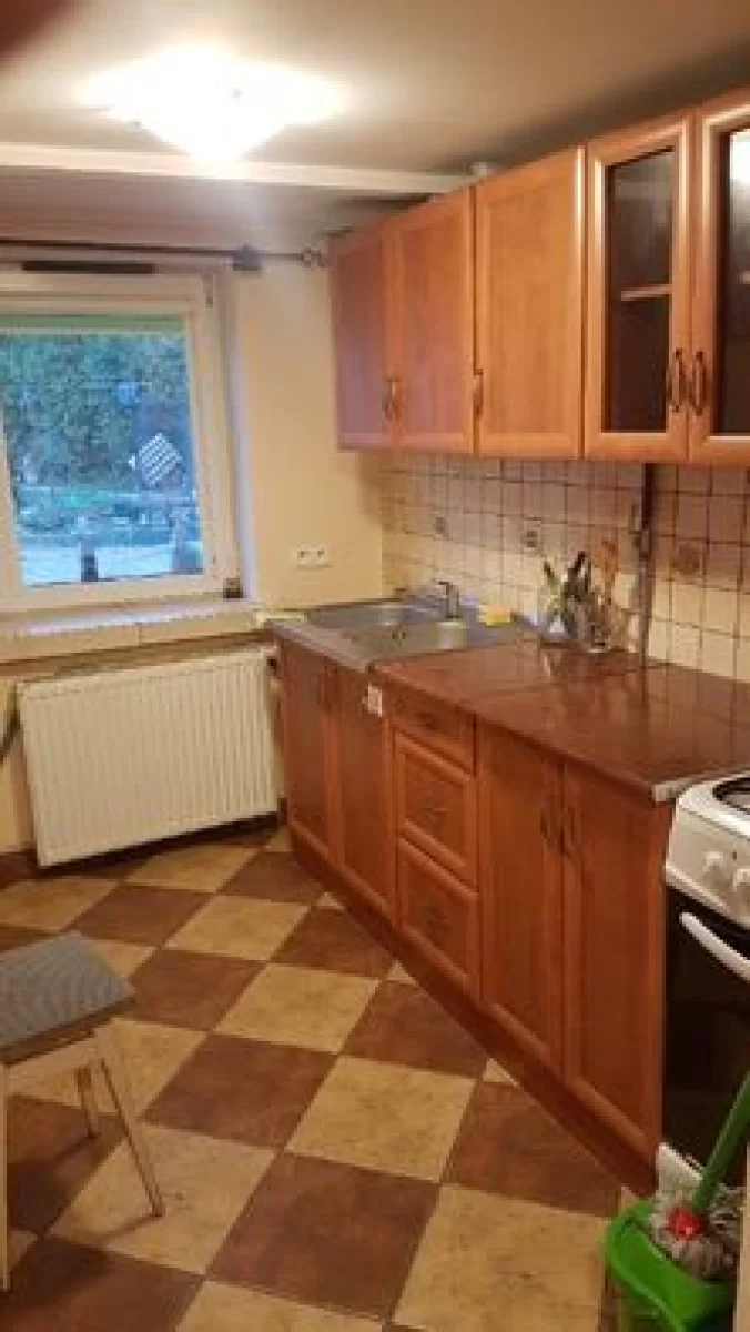 Однокімнатна квартира. Для сім'ї з України.Brwinow, Milanówek 40+
