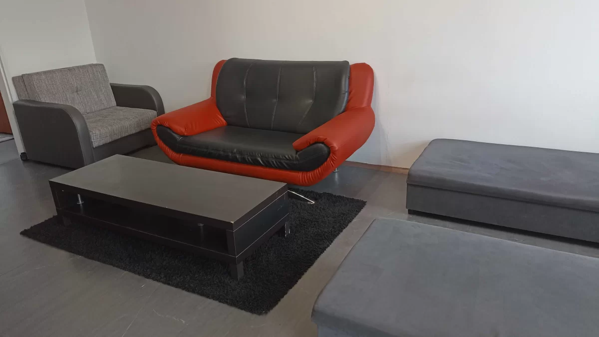 Wynajmę od zaraz mieszkanie 3-pokojowe w Knurowie dla max 8 osób