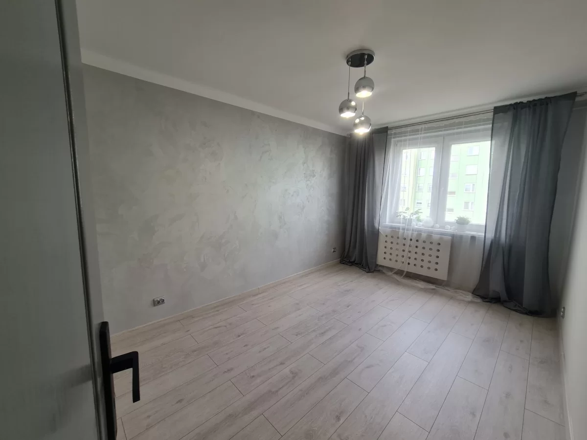 Wynajmę mieszkanie 3 pokoje Pionki po remoncie.