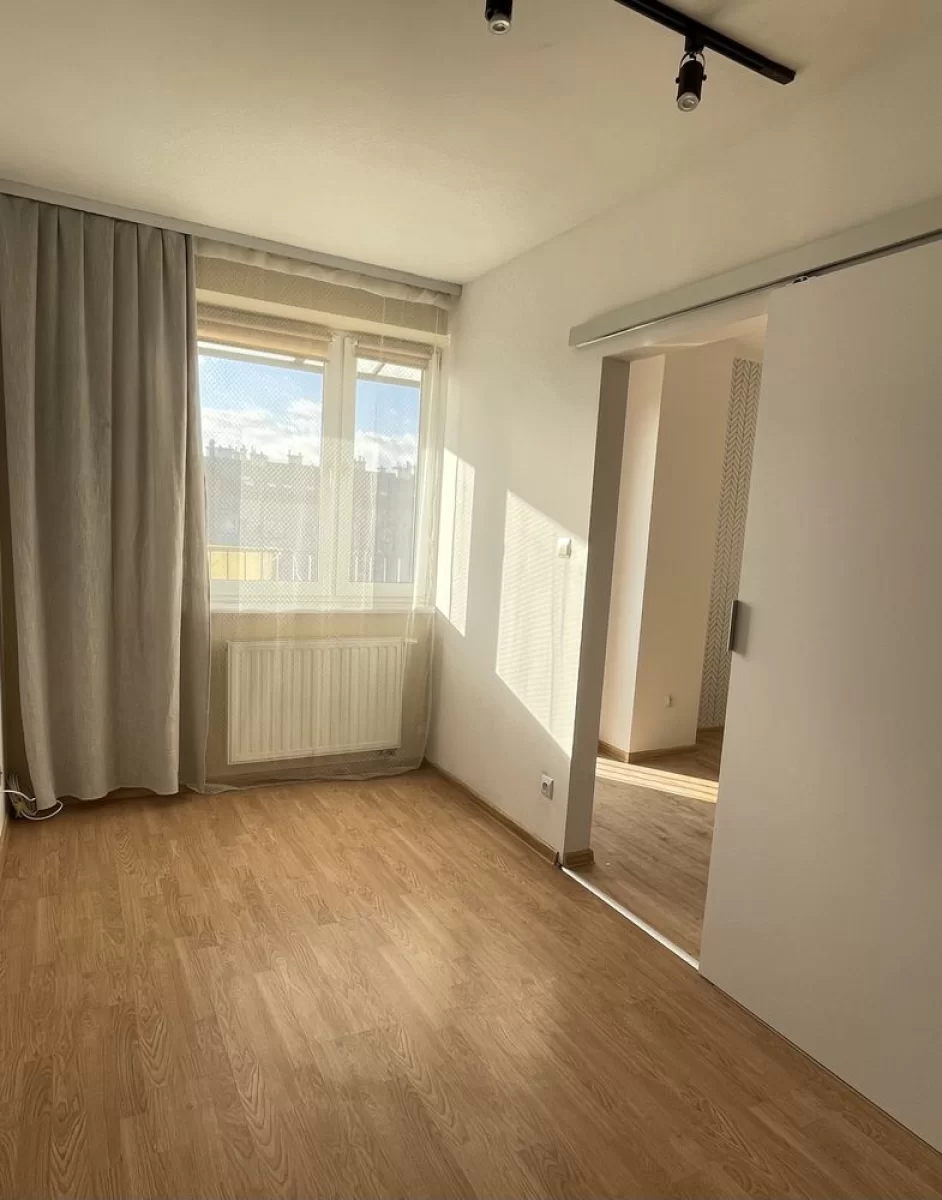 Sprzedam Mieszkanie przy 29 Listopada, 2 pokoje Nowy Sącz