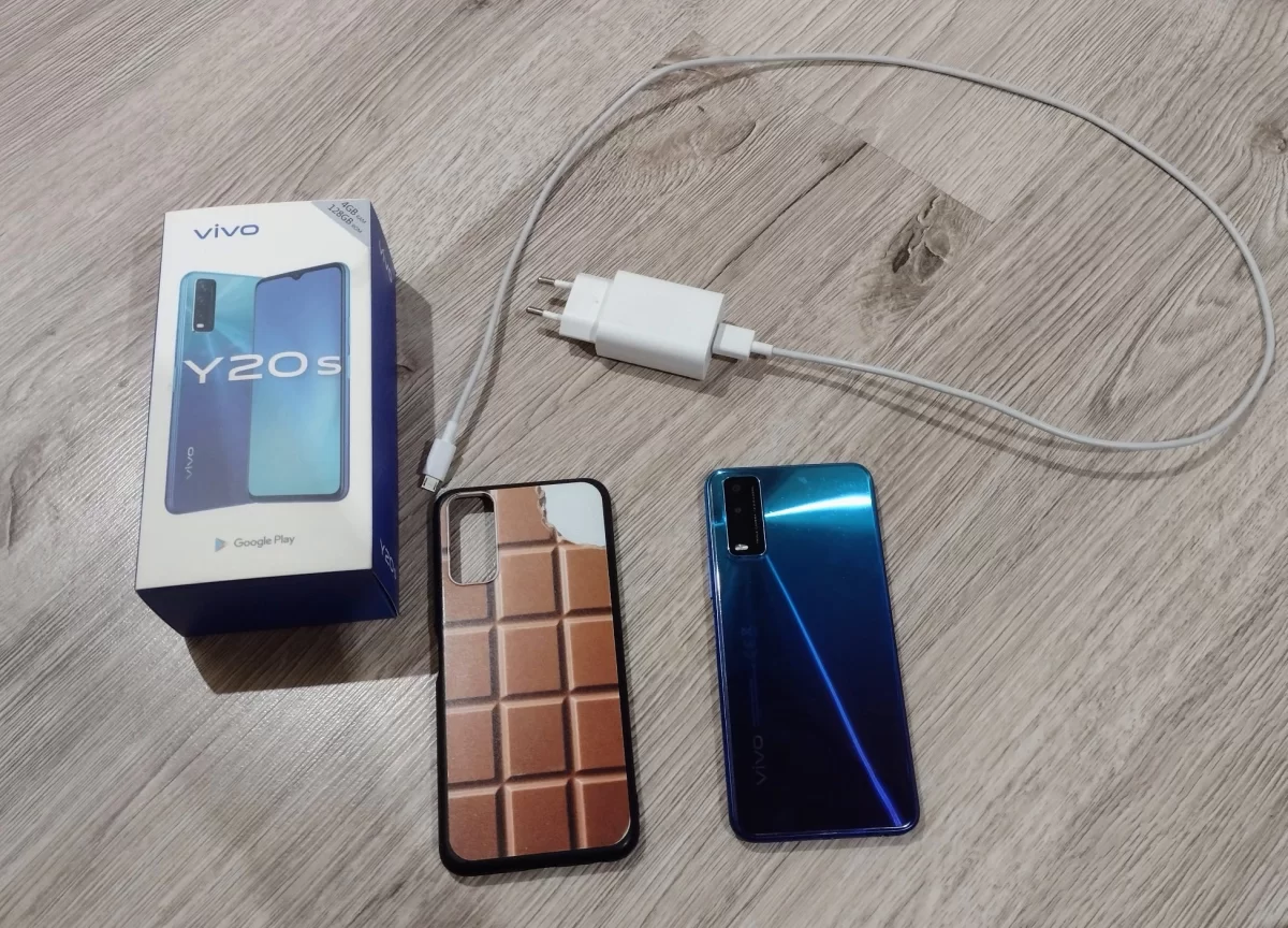 Telefon Vivo Y20s 128GB stan idealny + etui