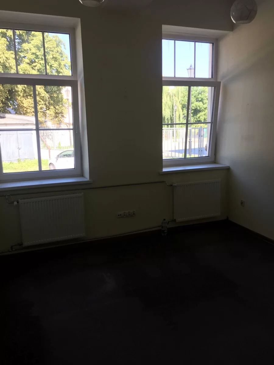 Wynajmę lokal ok. 30m2 ŚCISŁE CENTRUM CIECHANOWA