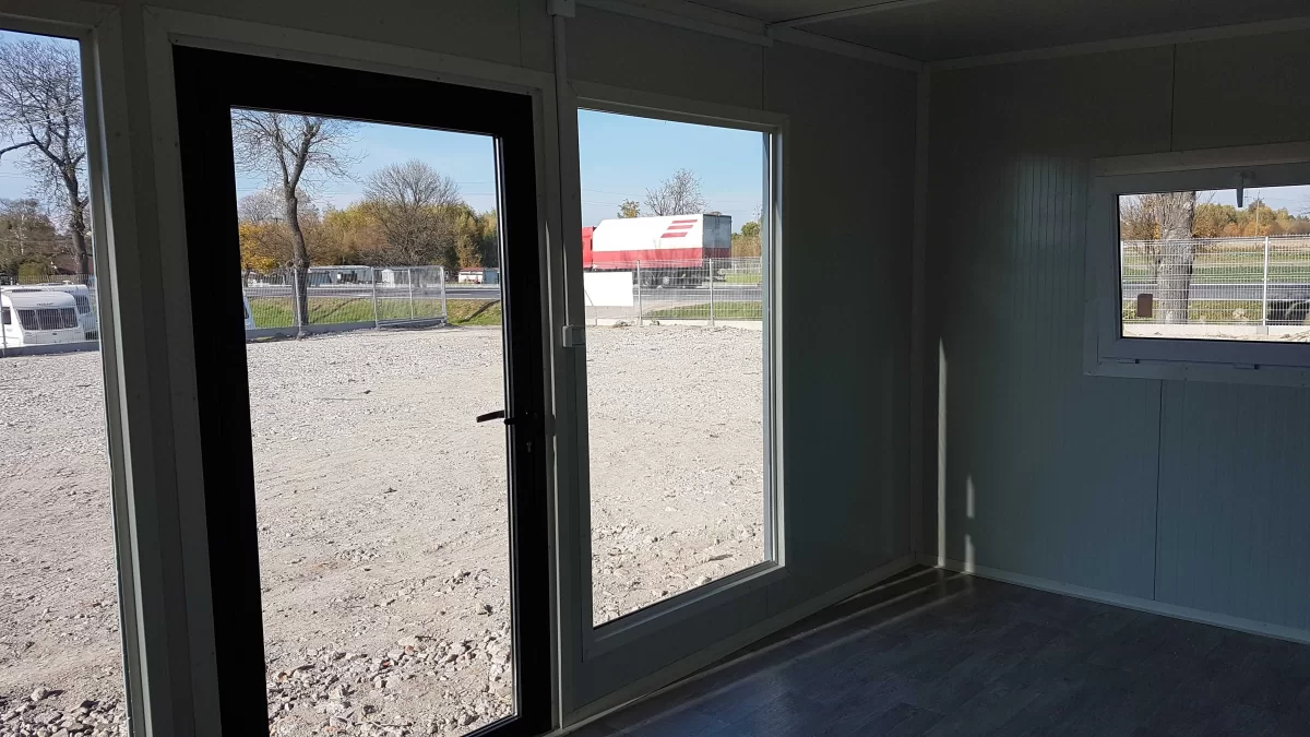 wynajme plac 2000 m2 z biurem ,przy trasie E92 Sochaczew - Błonie