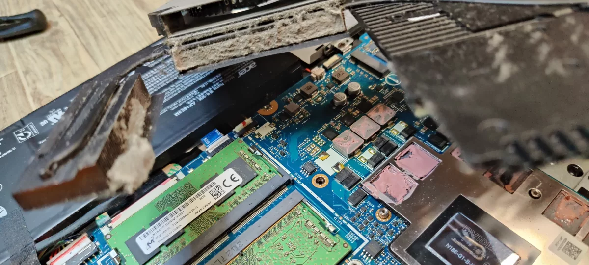 Naprawa serwis laptopów Bydgoszcz Wyżyny.