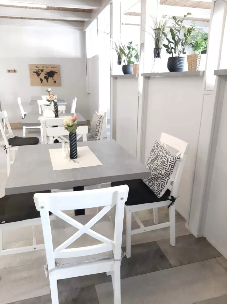 Odstąpię lokal gastronomiczny Kawiarenka w centrum Radlina na basenie