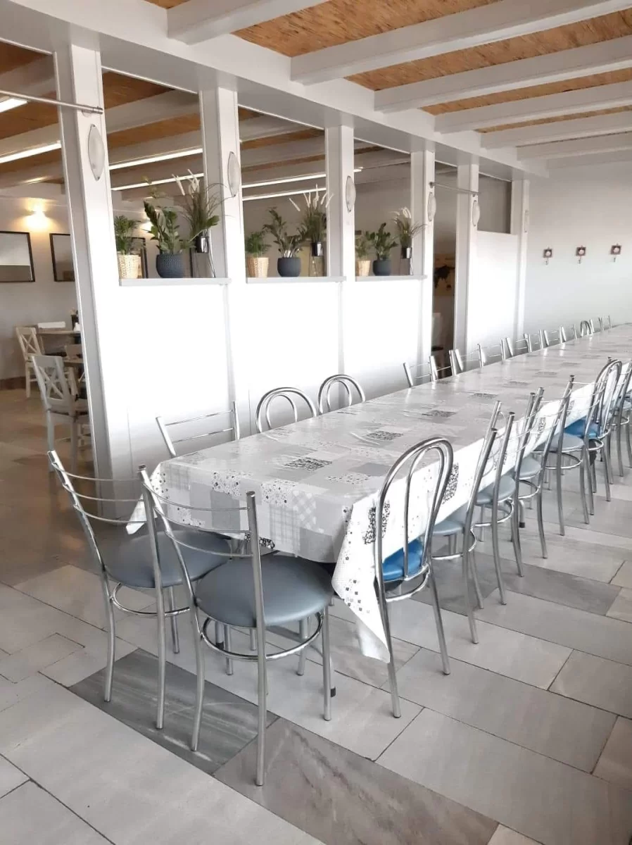 Odstąpię lokal gastronomiczny Kawiarenka w centrum Radlina na basenie