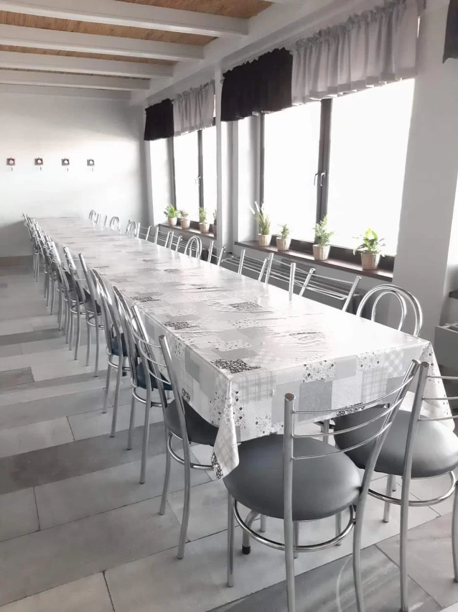 Odstąpię lokal gastronomiczny Kawiarenka w centrum Radlina na basenie