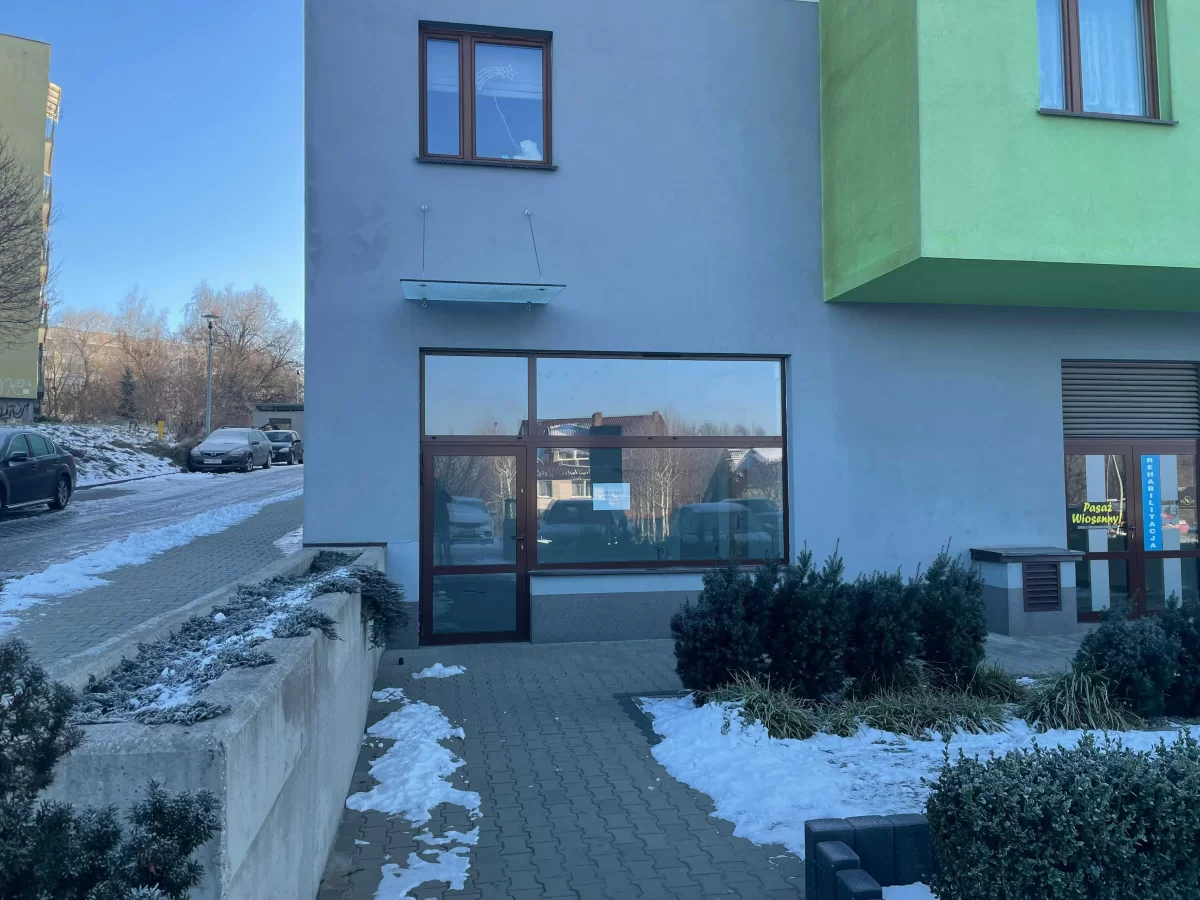 Sprzedam wykończony lokal pod sklep spożywczy Warsztatowa 9