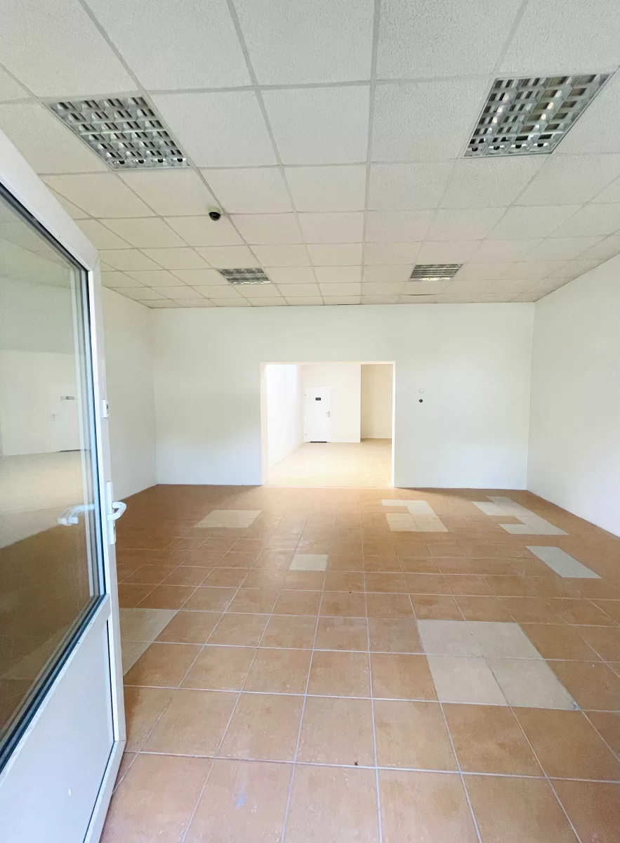 Lokal na wynajem Śmigiel przy głównej ulicy w kierunku centrum