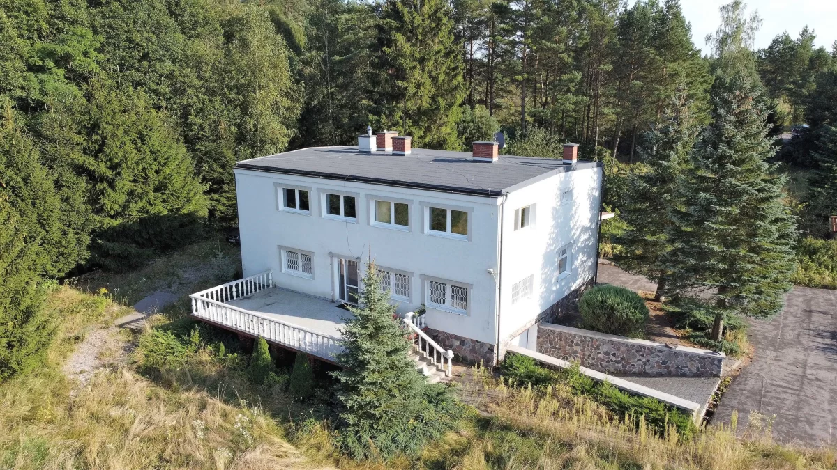 Sprzedam Mazury, dom nad jeziorem z dużą działką.