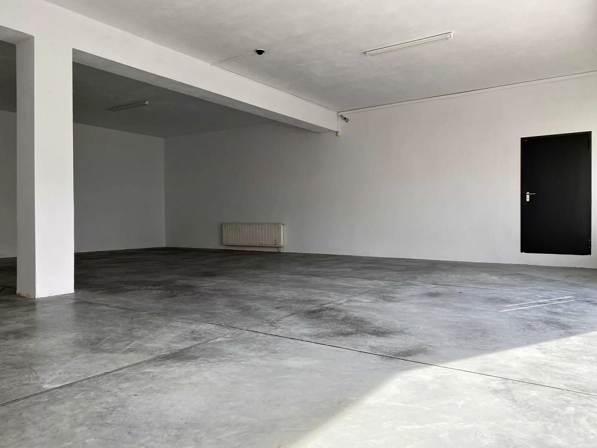 Magazyn 115m2 parter biura okolice Bemowa