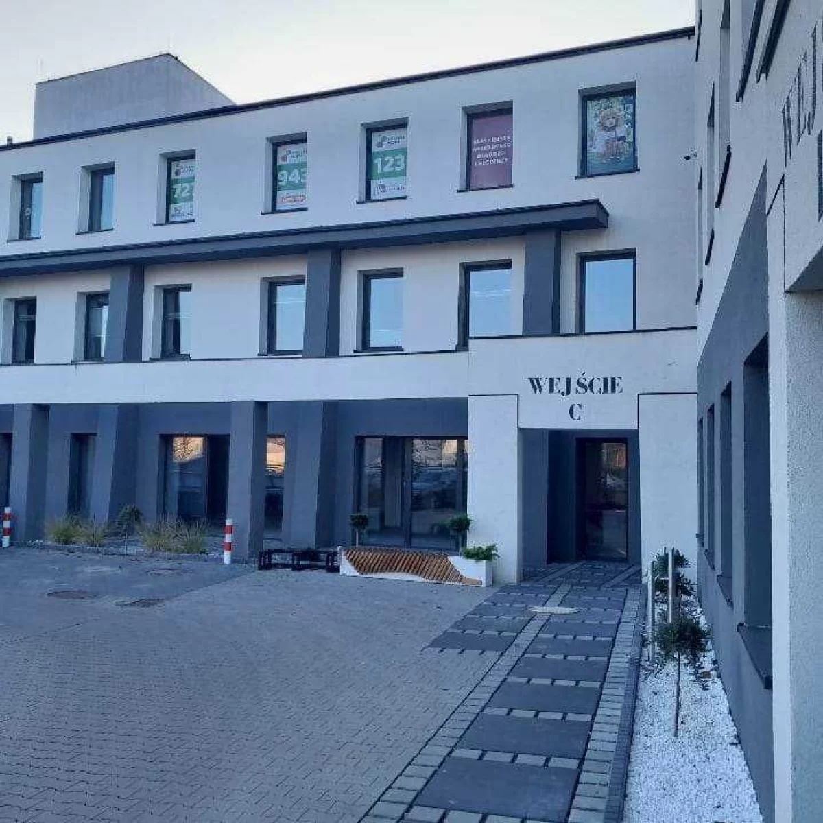 Wynajem lokali i pomieszczeń usługowo-biurowych CITI CENTER ZGIERZ