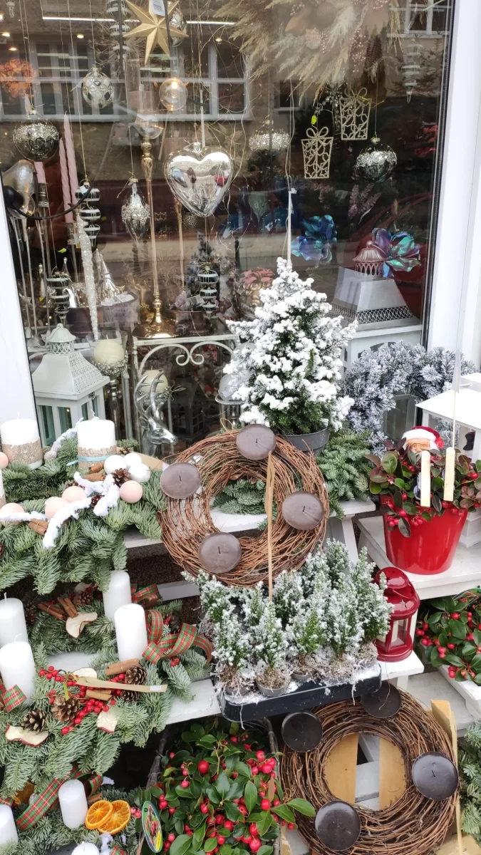 Sprzedam rentowną Kwiaciarnię wraz z marką