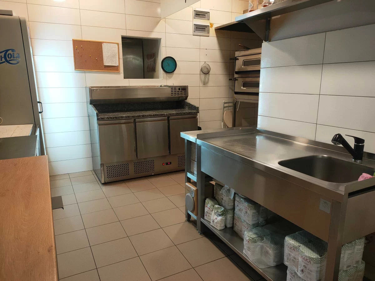 Sprzedam Odstąpię lokal gastronomiczny (pizzeria) Olsztyn / sprzedam sprzęt