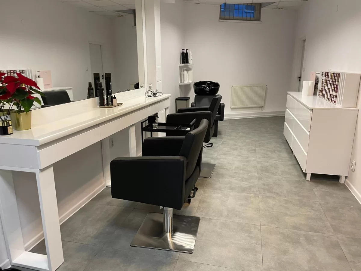 Odstąpię, odsprzedam salon fryzjerski kosmetyczny Kraków