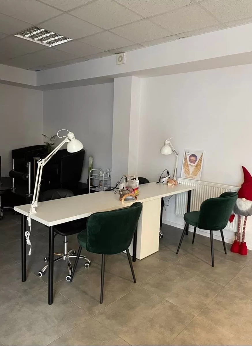 Odstąpię, odsprzedam salon fryzjerski kosmetyczny Kraków