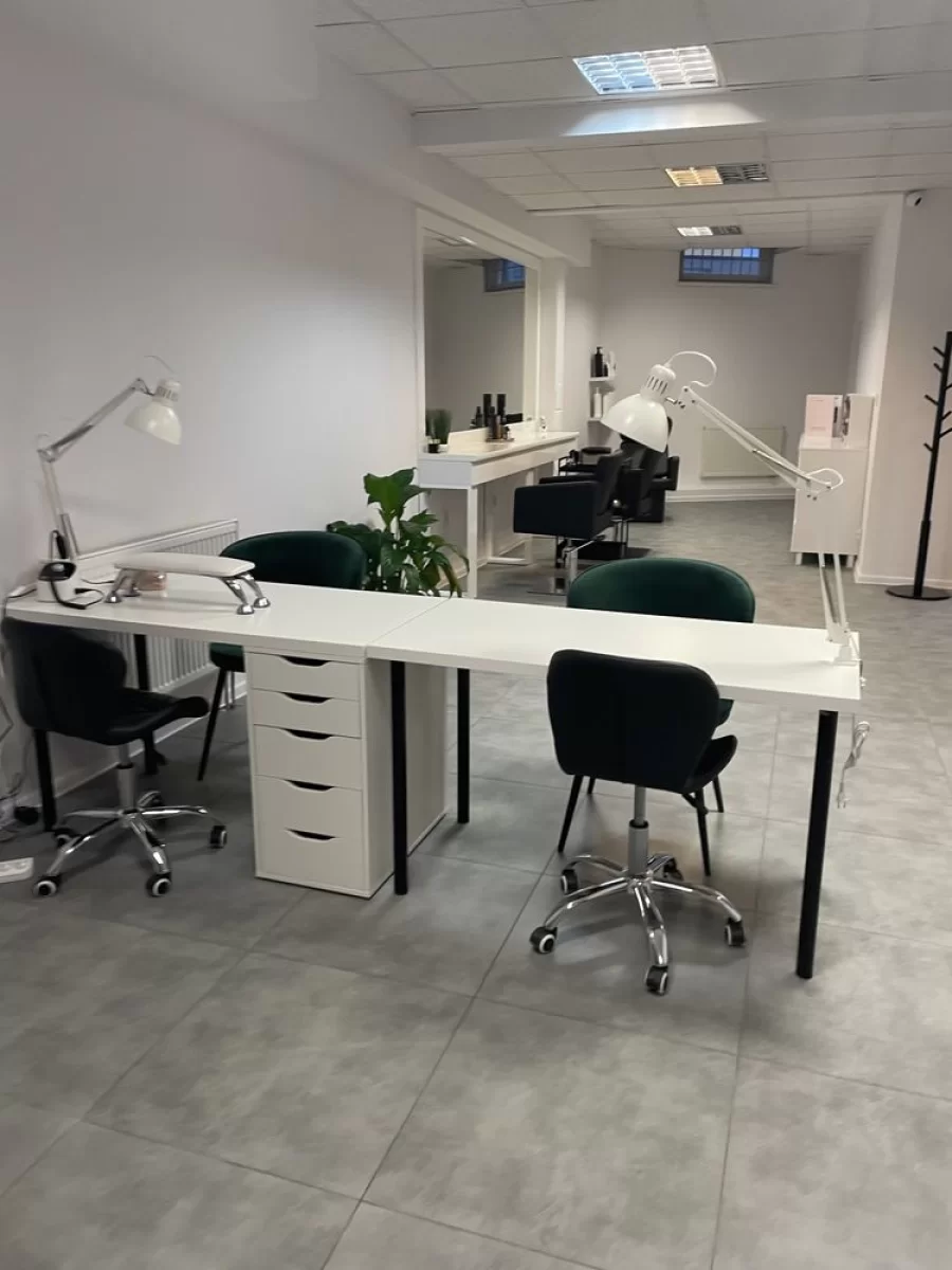 Odstąpię, odsprzedam salon fryzjerski kosmetyczny Kraków