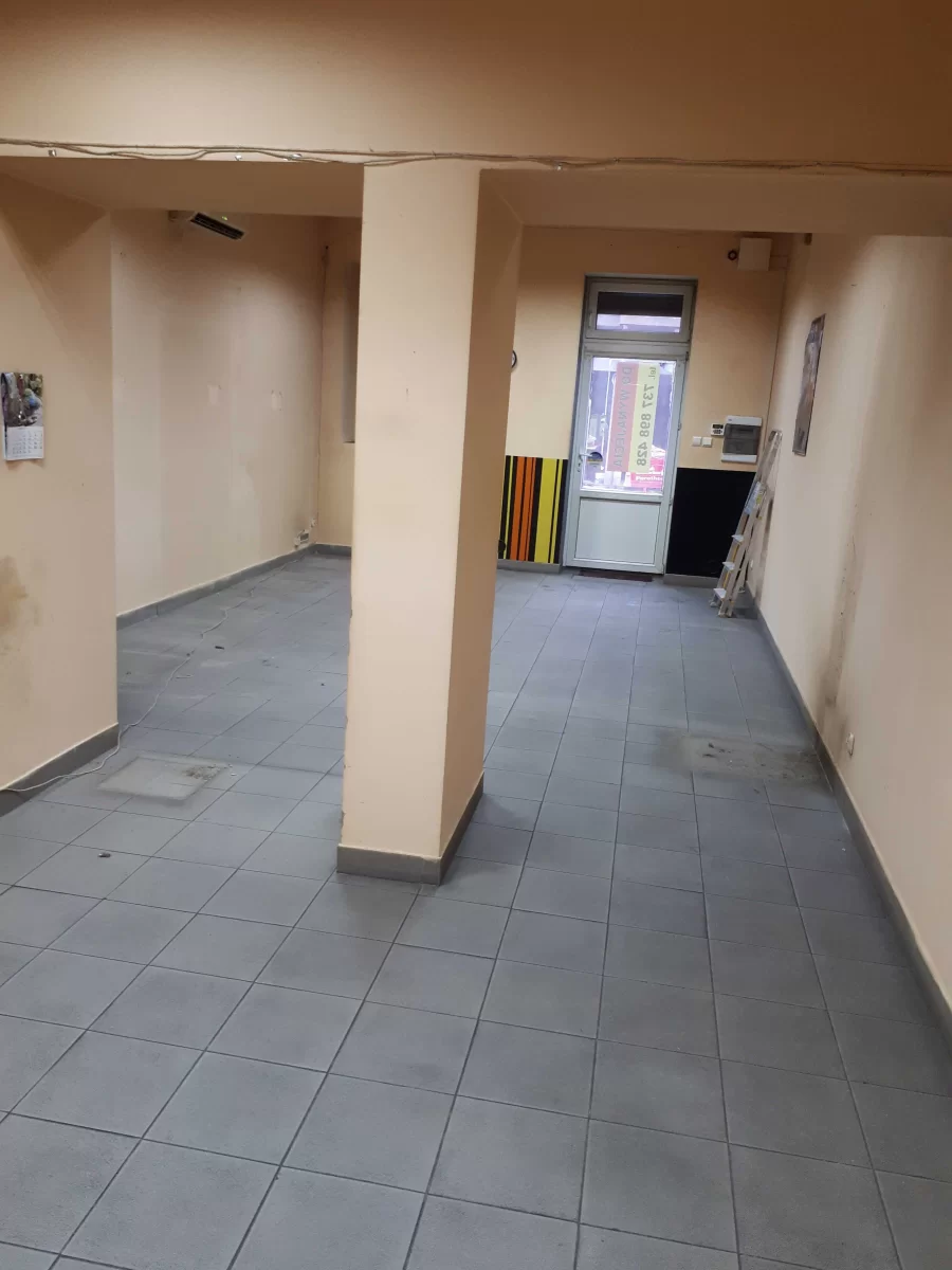 Wynajmę lokal usługowo-handlowy Piekary Śląskie ul. Bytomska, 49m2