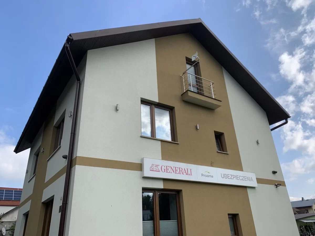 Do wynajęcia lokal użytkowy Nowy Sącz Ignacego Krasickiego 1 —- parking