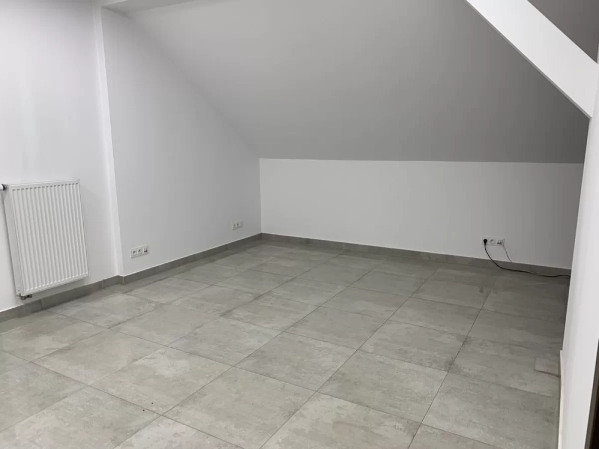 Do wynajęcia lokal użytkowy Nowy Sącz Ignacego Krasickiego 1 —- parking
