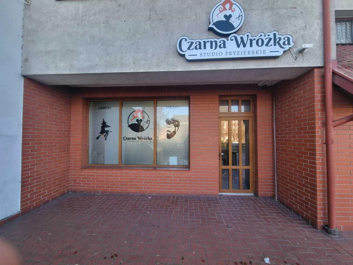 Odstąpię Sprzedam Salon fryzjerski z wyposażeniem Lębork