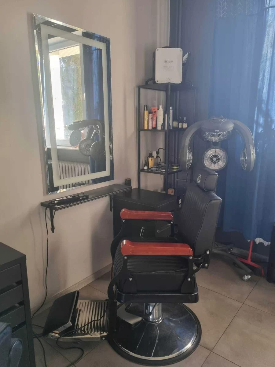 Odstąpię Sprzedam Salon fryzjerski z wyposażeniem Lębork