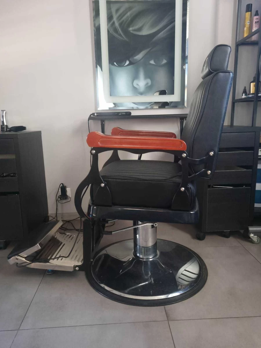 Odstąpię Sprzedam Salon fryzjerski z wyposażeniem Lębork
