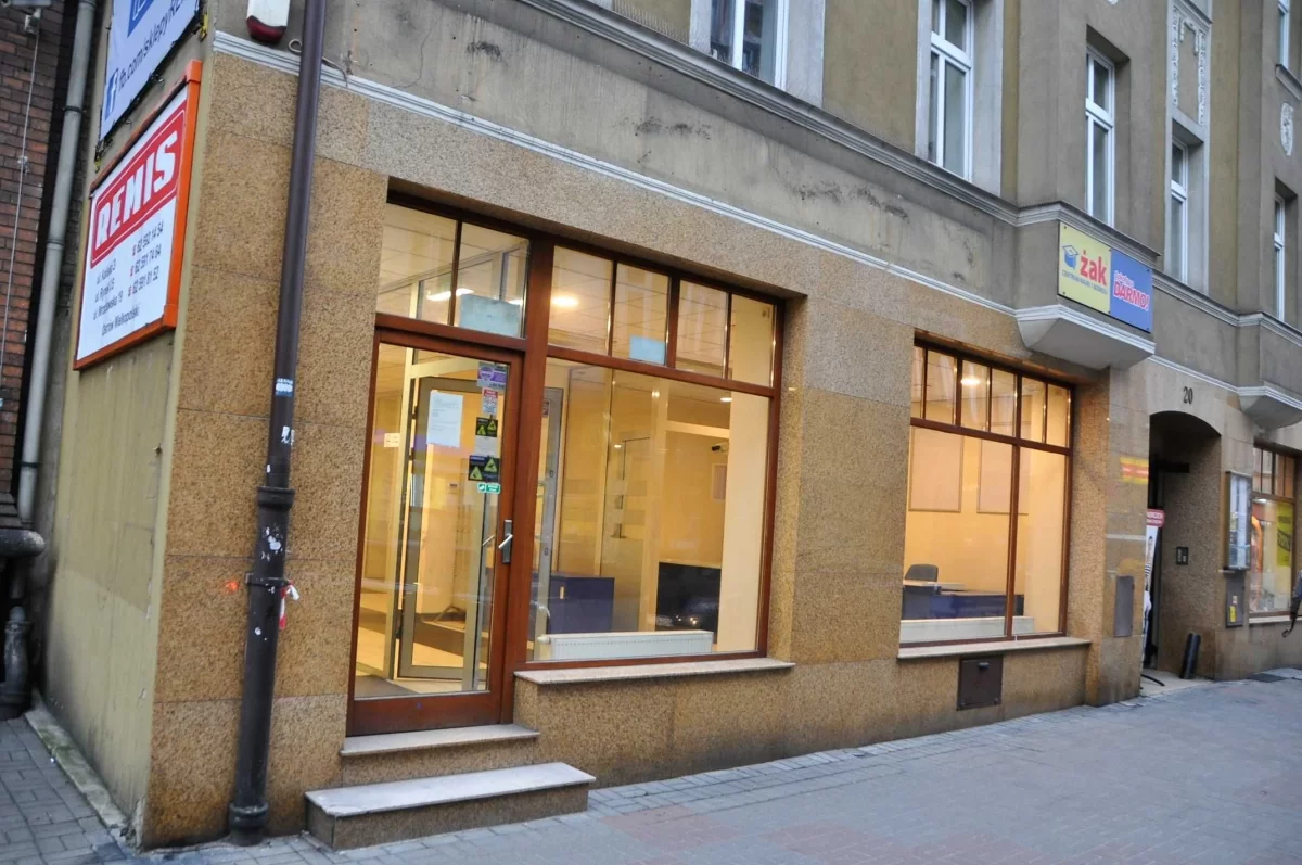 Do wynajęcia lokal handlowo - usługowy 110 m² centrum Ostrów Wielkopolski