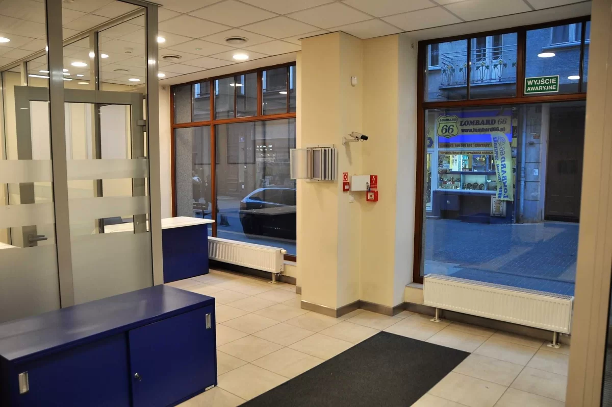 Do wynajęcia lokal handlowo - usługowy 110 m² centrum Ostrów Wielkopolski