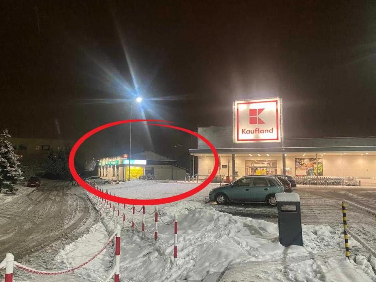 Wynajmę lokal handlowo-usługowy 160m2 Dęblin centrum