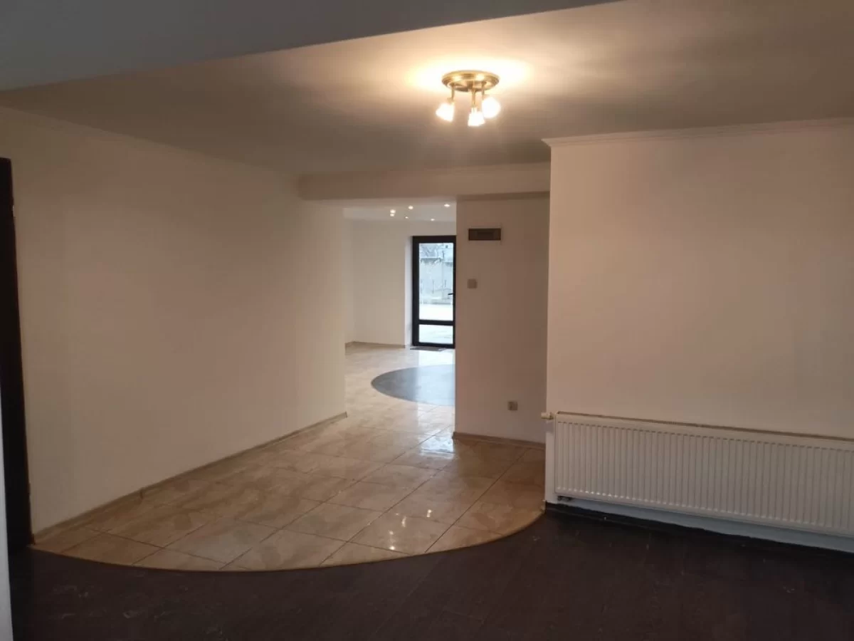 Wynajmę lokal użytkowy 60m2. Lowicz.