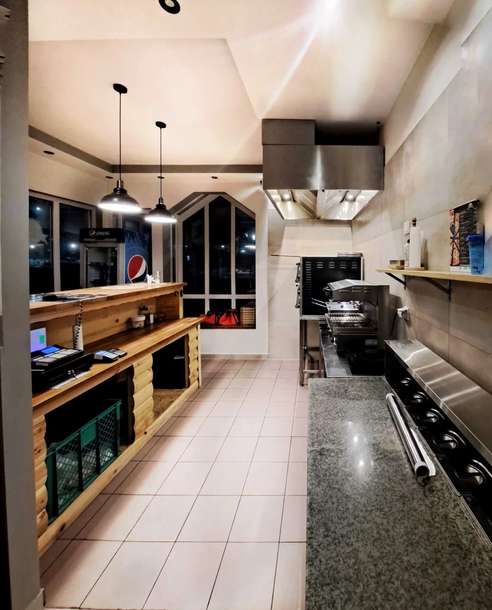 Sprzedam Odstąpię funkcjonującą pizzerię/ sprzedam lokal gastronomiczny Ustrzyki Dolne