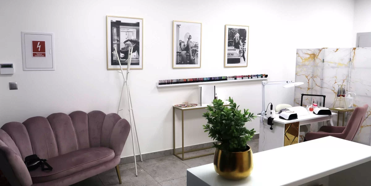 Sprzedam salon paznokci, salon kosmetyczny