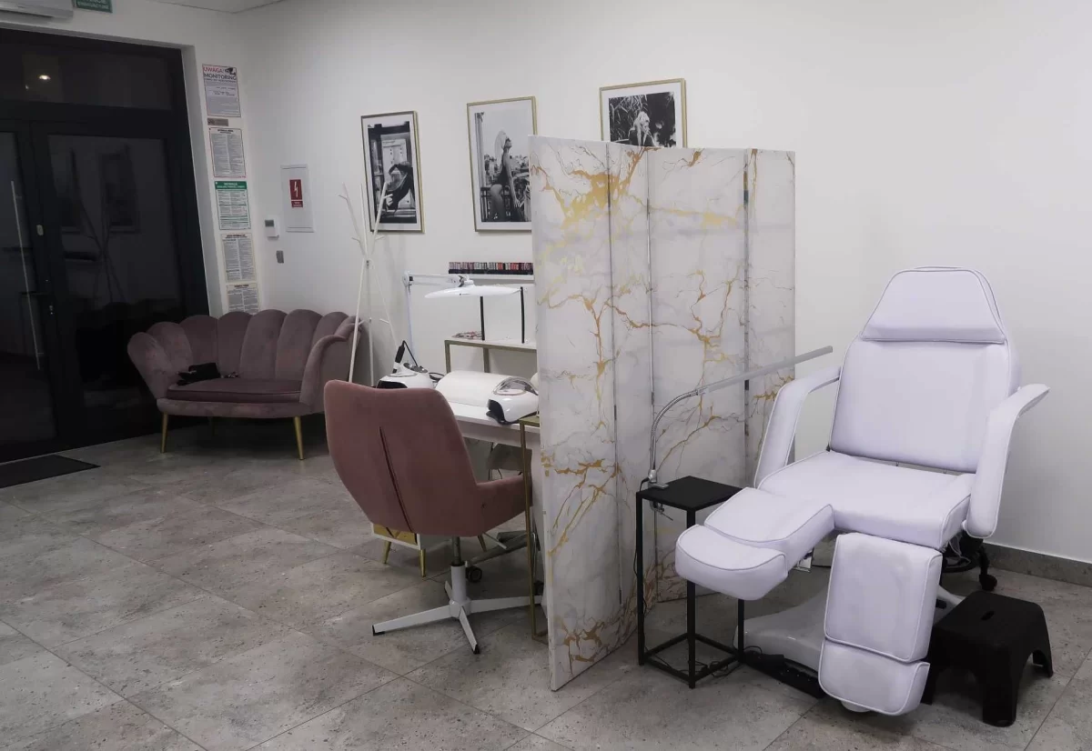 Sprzedam salon paznokci, salon kosmetyczny