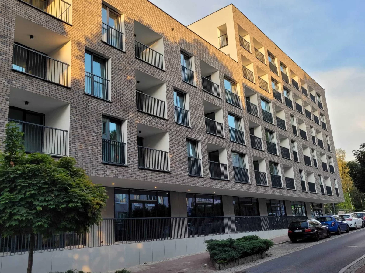 Wynajmę lokal użytkowy z miejscami parkingowymi Katowice