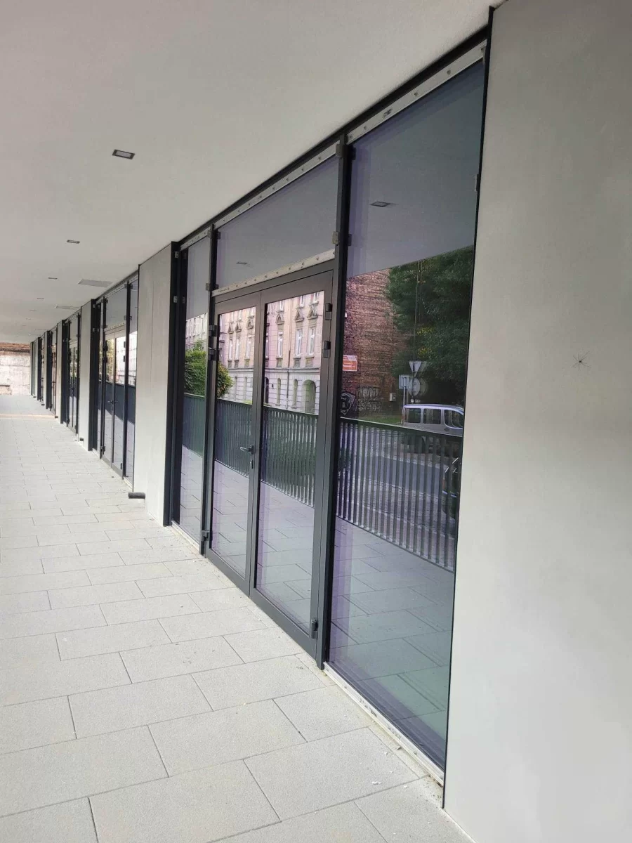 Wynajmę lokal użytkowy z miejscami parkingowymi Katowice