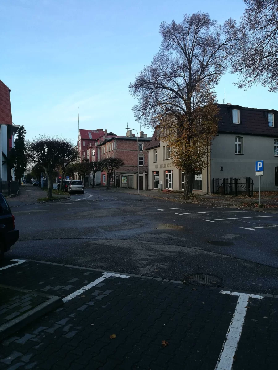 Wynajmę lokal w kamienicy na sklep, biuro, usługi ...