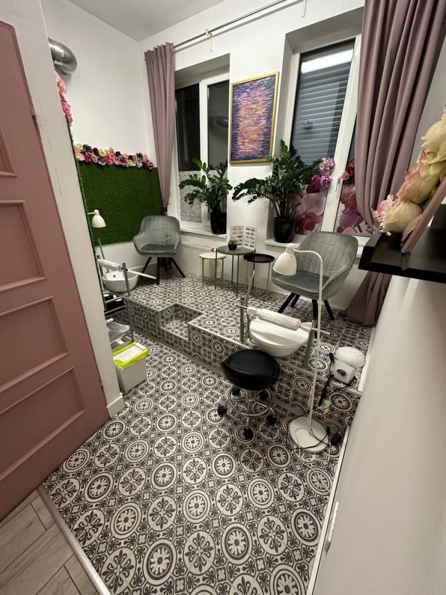 Odstąpię sprzedam gotowy działający biznes salon kosmetyczny